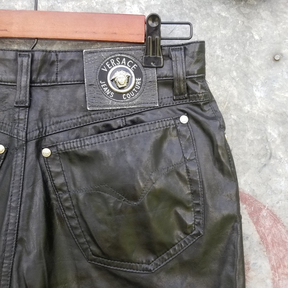 VTG VERSACE JEANS COUTURE Vegan Faux Leather Shorts 30" waist - Picture 10 of 14